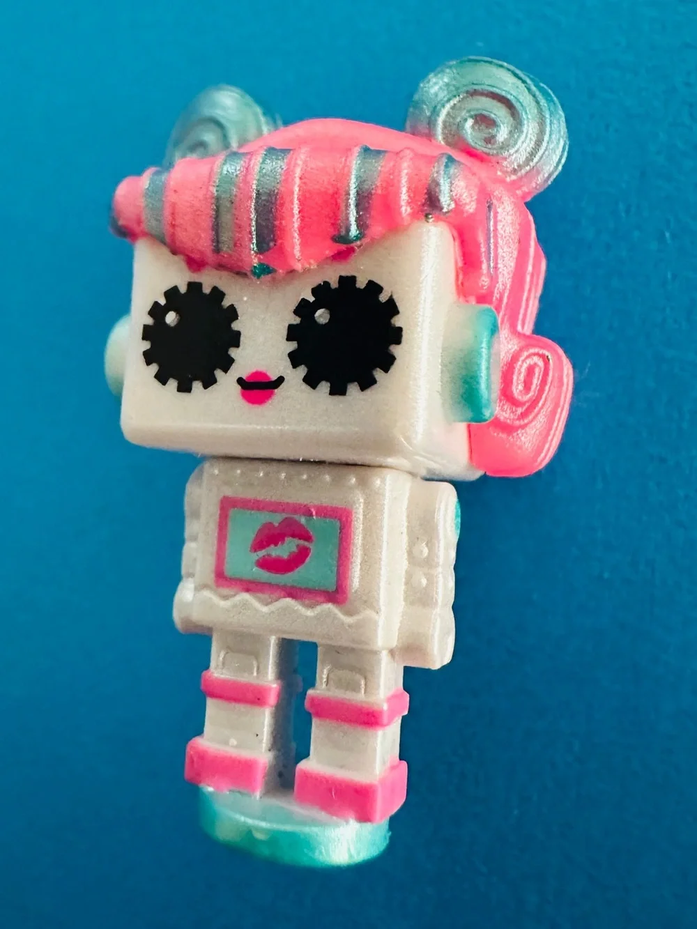 LOL Surprise Tiny Tots XOXO Kisses Pink & Teal Robot Doll Figure 1.25”